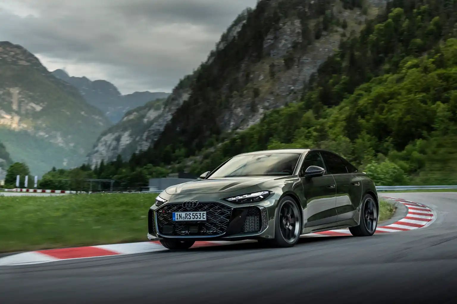 Audi RS_5 Sedan.jpg